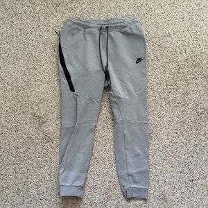 Nike Heather Gray Sweatpants with Black Logo